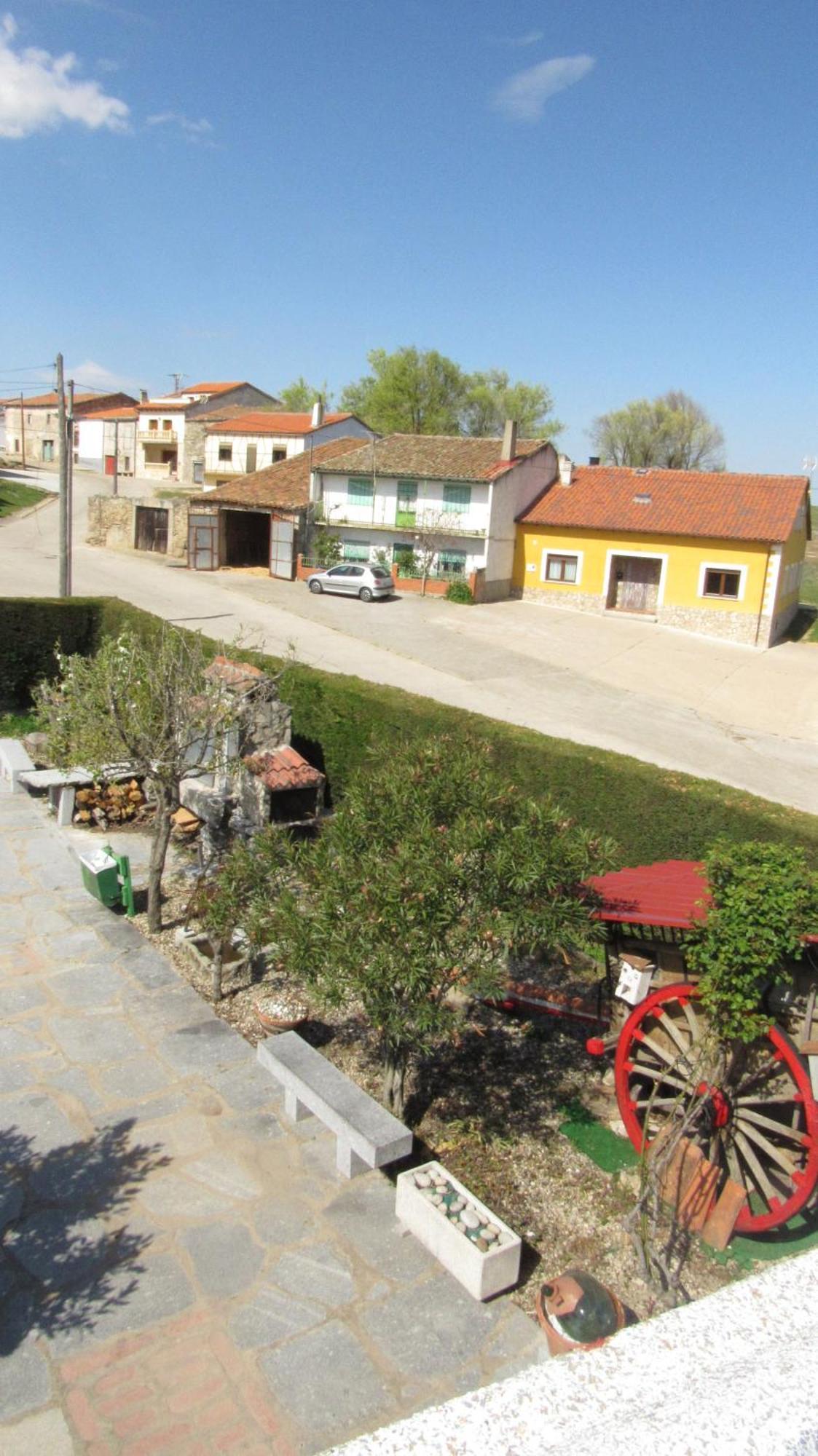 Casa Rural Mi Descanso Valdefuentes de Sangusin Exterior foto