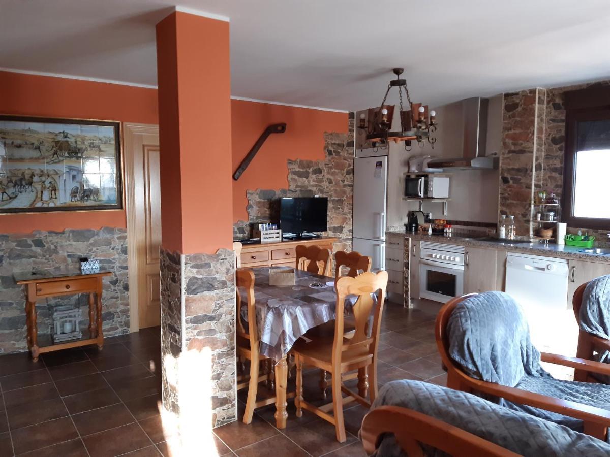 Casa Rural Mi Descanso Valdefuentes de Sangusin Exterior foto